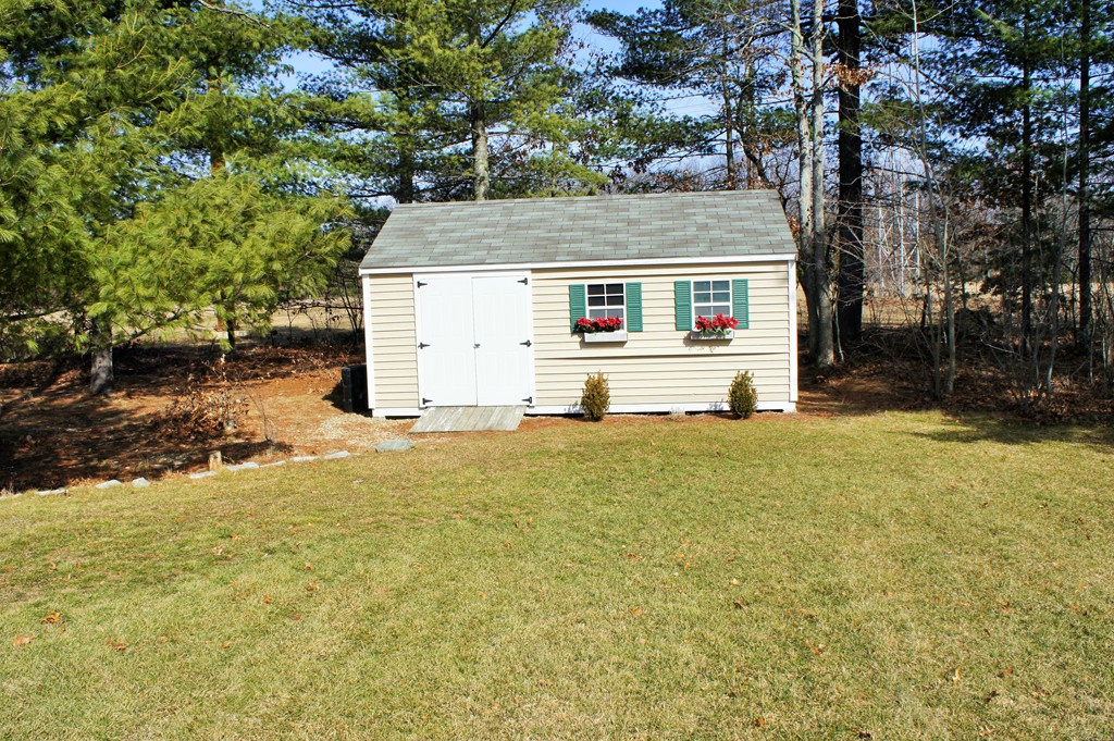 64 Cart Path Road Dracut, MA 01826 - Photo 8 of 26 Gallery Image 8