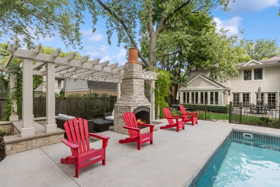 312 Forest Road Hinsdale, IL 60521 - Photo 42 of 49 an outdoor space with seating