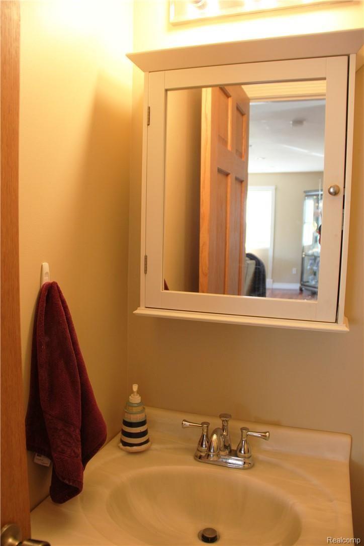 9430 Chambers Road Pinckney, MI 48169 - Photo 14 of 55 9430 Chambers Bathroom (1).JPG
