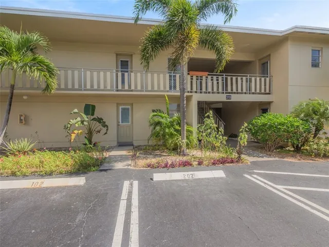 $125,000 | 410 Northeast 17th Avenue, Unit 204, Boynton Beach, FL 33435