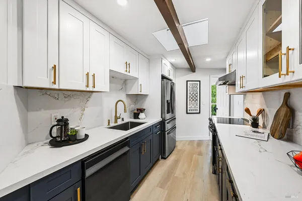 $939,000 | 723 Redwood Road, San Anselmo, CA 94960