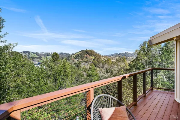 $939,000 | 723 Redwood Road, San Anselmo, CA 94960