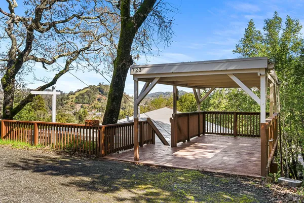$939,000 | 723 Redwood Road, San Anselmo, CA 94960