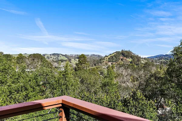 $939,000 | 723 Redwood Road, San Anselmo, CA 94960