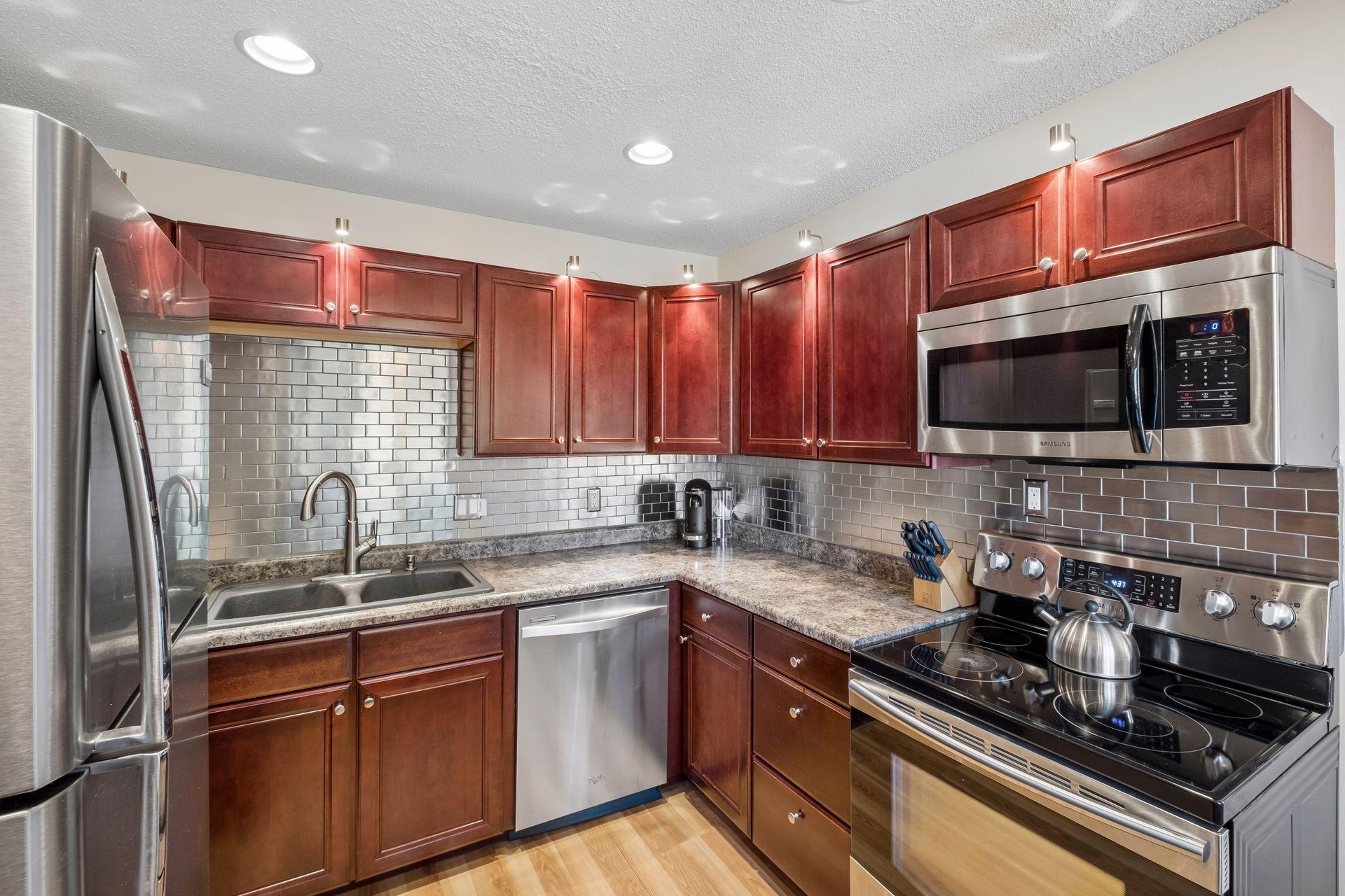 11032 Trail West Road Bloomington, MN 55437 - Photo 6 of 27 Gallery Image 6