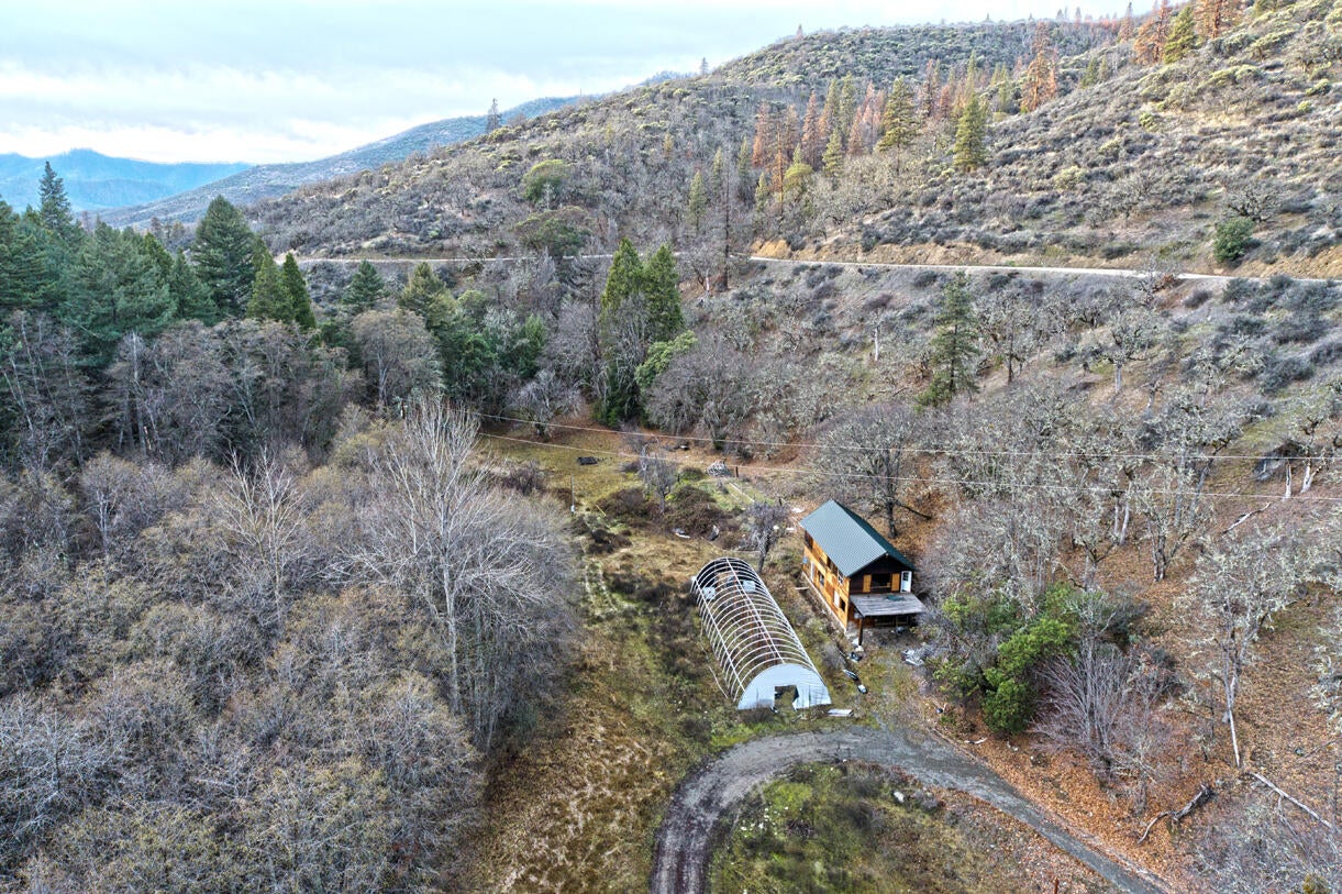 9400 Little Applegate Road Jacksonville, OR 97530 - Photo 8 of 22 08