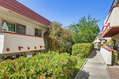 $333,000 | 8661 Lake Murray Boulevard, Unit 18, San Diego, CA 92119