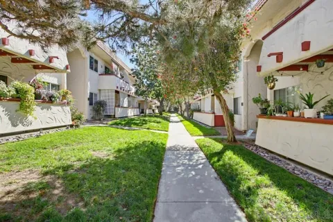 $333,000 | 8661 Lake Murray Boulevard, Unit 18, San Diego, CA 92119