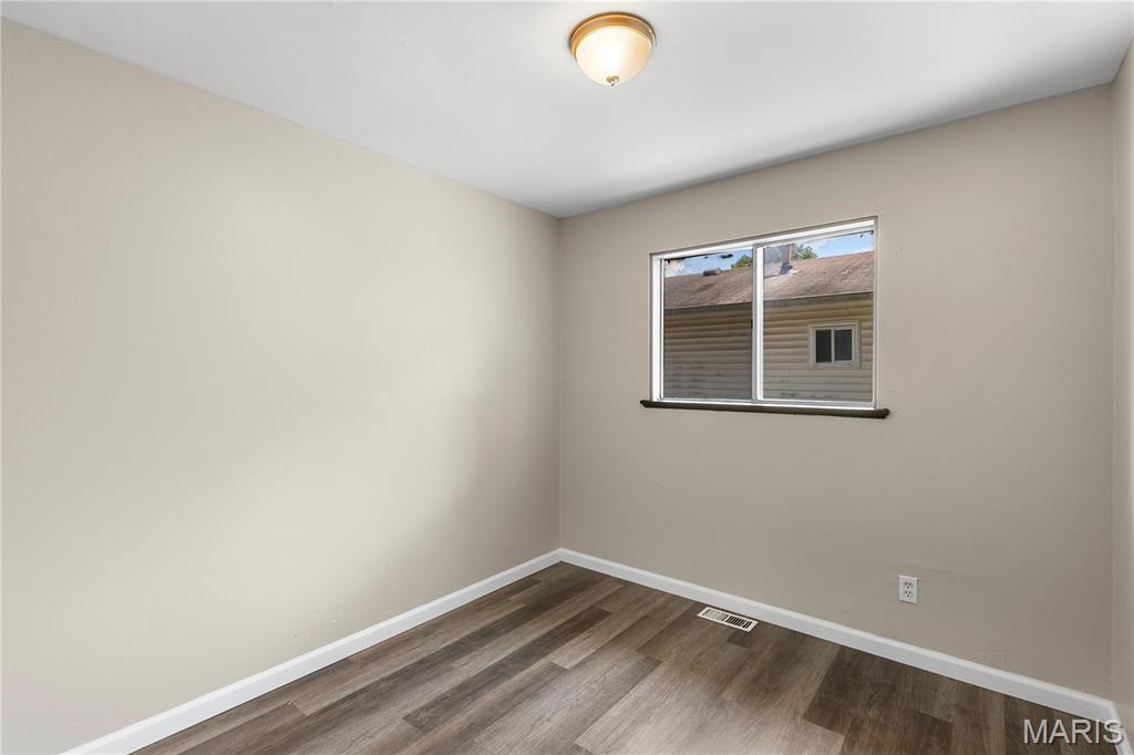 10417 Count Drive St. Louis, MO 63136 - Photo 13 of 19