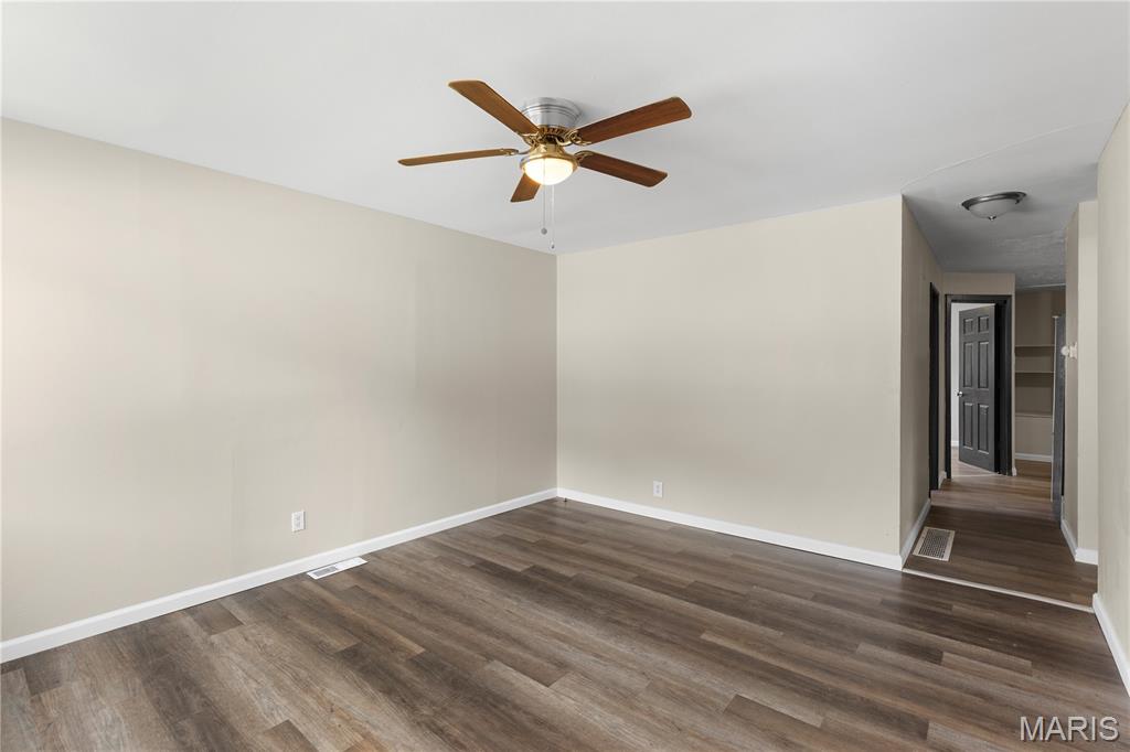 10417 Count Drive St. Louis, MO 63136 - Photo 5 of 19