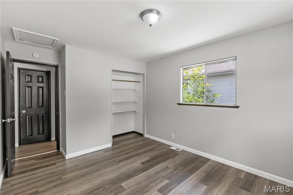 10417 Count Drive St. Louis, MO 63136 - Photo 9 of 19