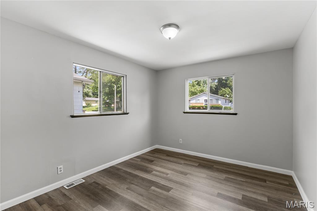 10417 Count Drive St. Louis, MO 63136 - Photo 10 of 19