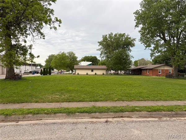 $19,000 | 9 North 2nd Street, New Baden, IL 62265