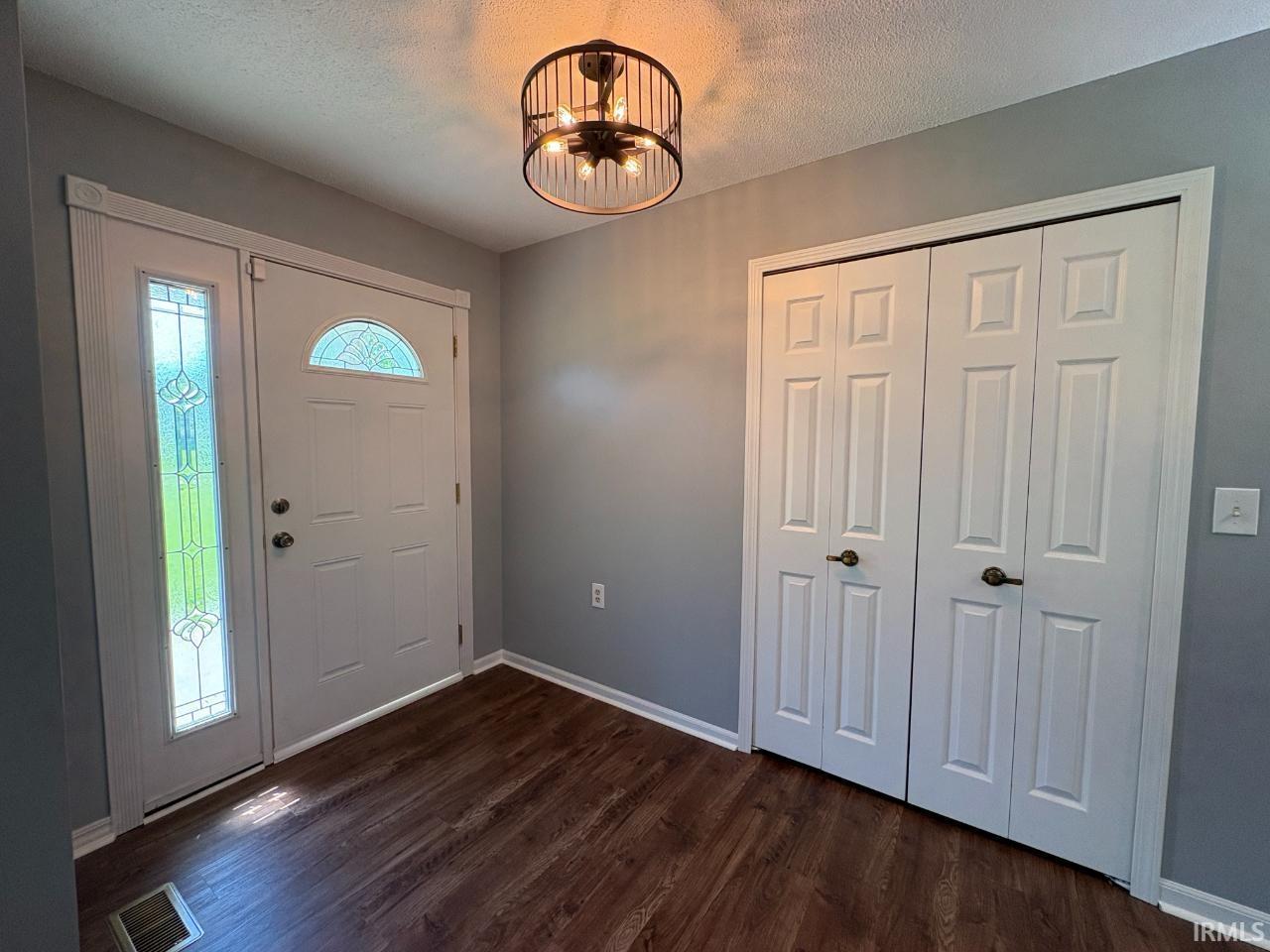 6504 South 560 E Road Selma, IN 47383 - Photo 3 of 31