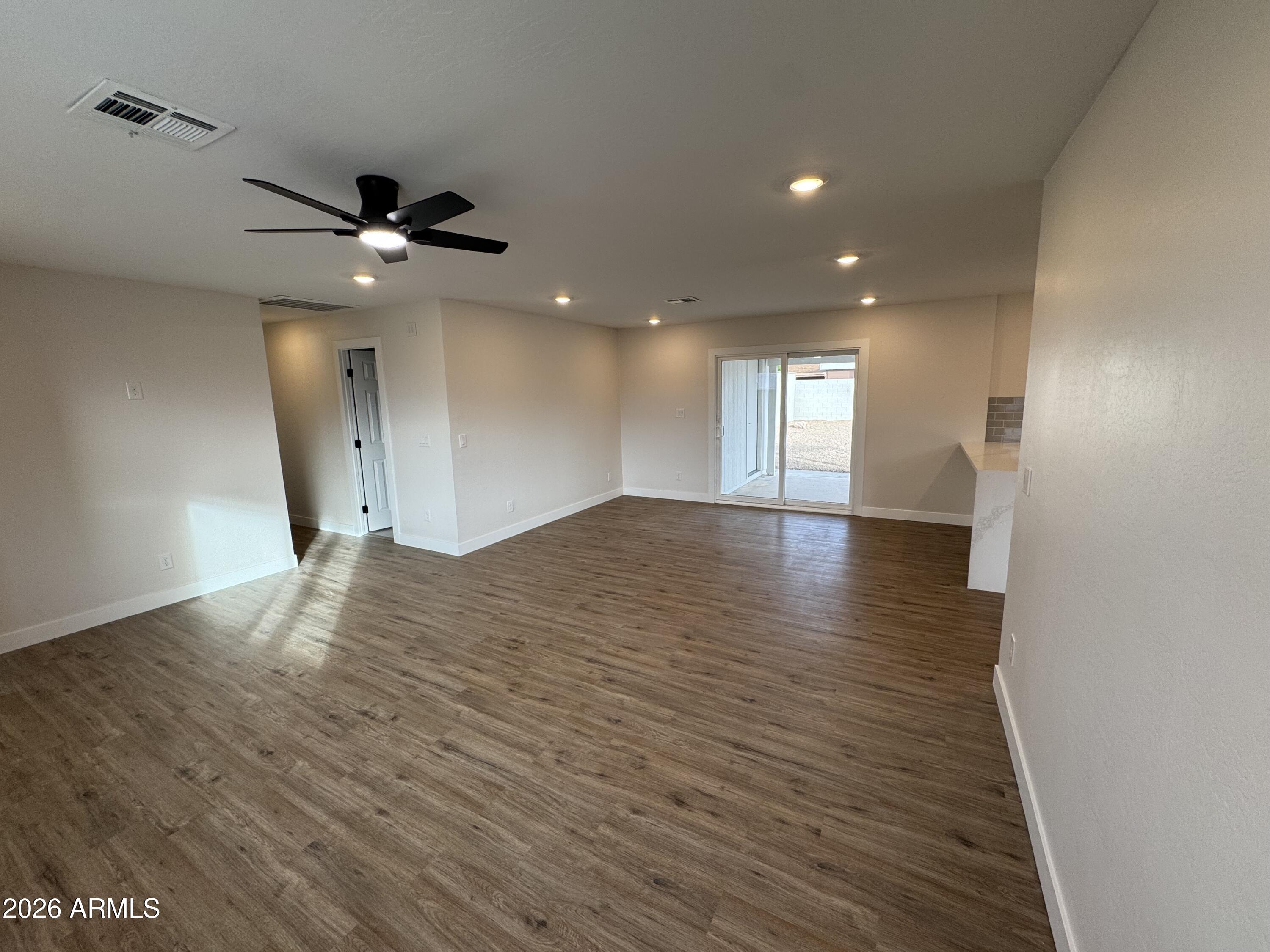 3234 East Marilyn Road Phoenix, AZ 85032 - Photo 3 of 28 3_AA