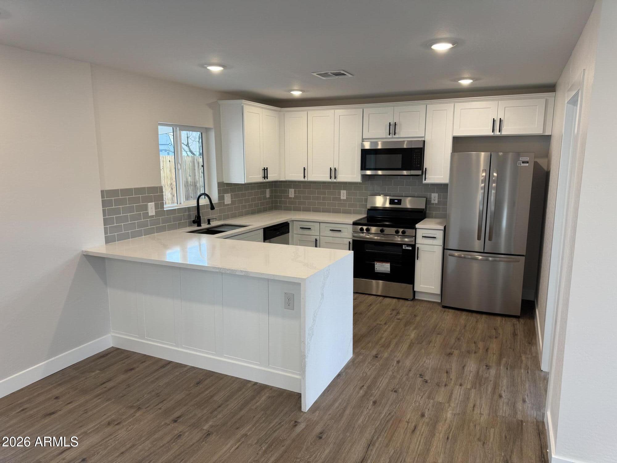 3234 East Marilyn Road Phoenix, AZ 85032 - Photo 6 of 28 5a_AA