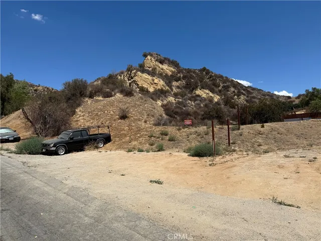 a view of a snow in the yard