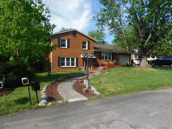 $409,900 | 2732 Tully Drive, Roanoke, VA 24019