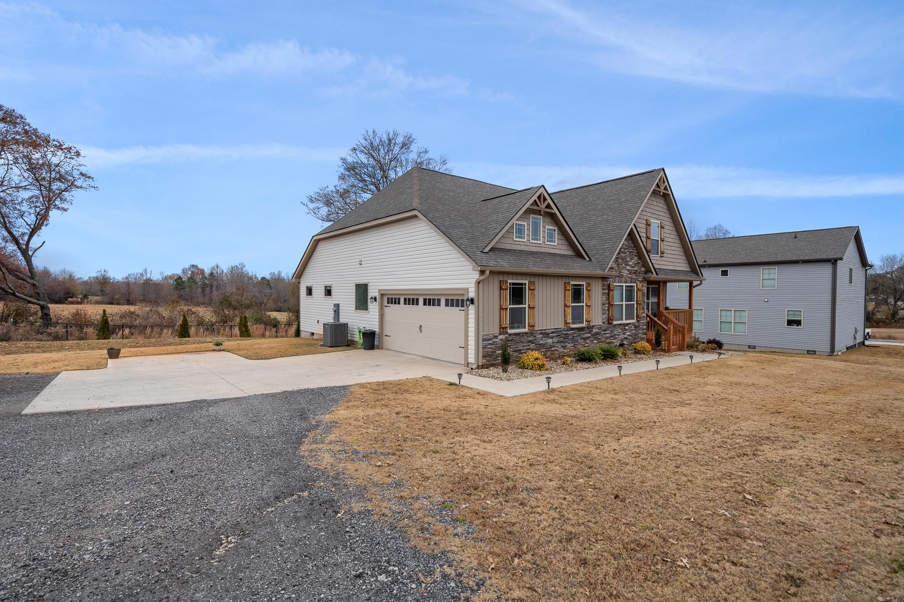 419 Dickson Road Campobello, SC 29322 - Photo 3 of 31