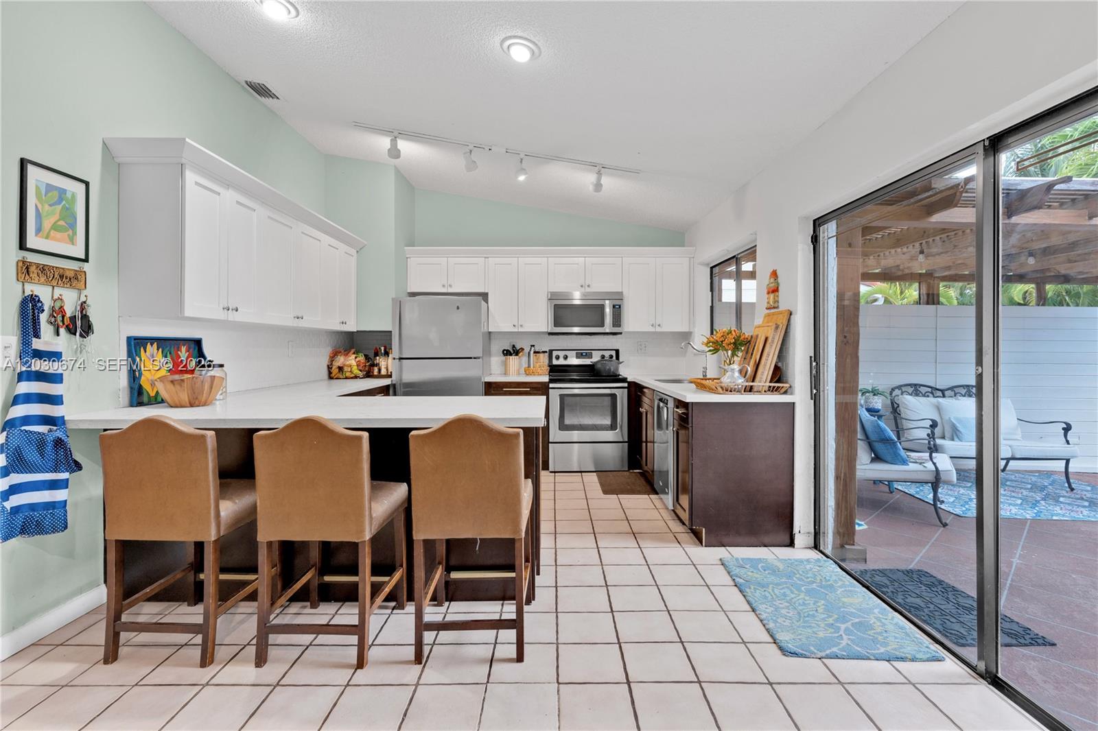15139 Southwest 92nd Terrace Miami, FL 33196 - Photo 11 of 21