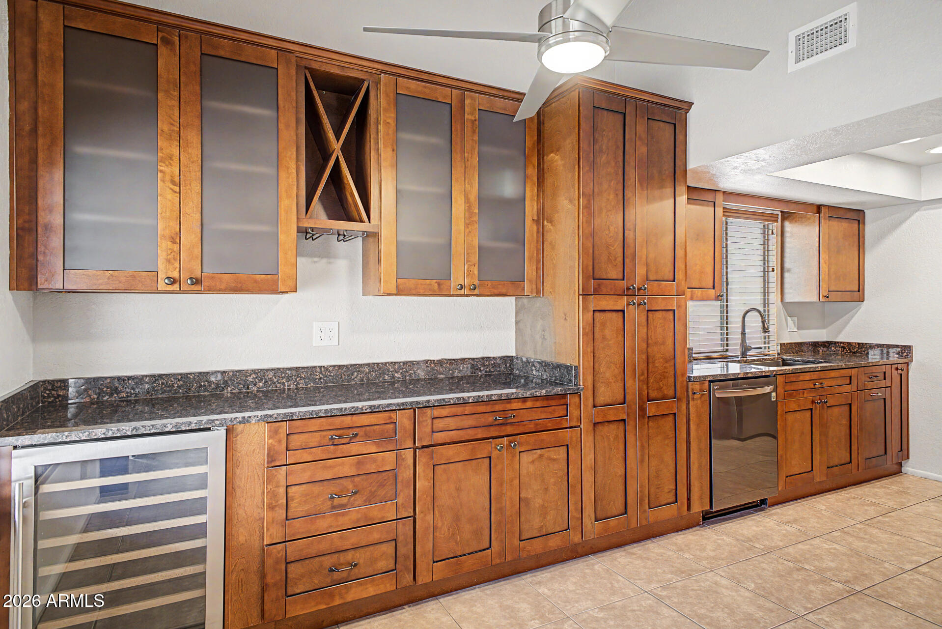 2208 East Hearn Road Phoenix, AZ 85022 - Photo 9 of 29 08 - Hearn