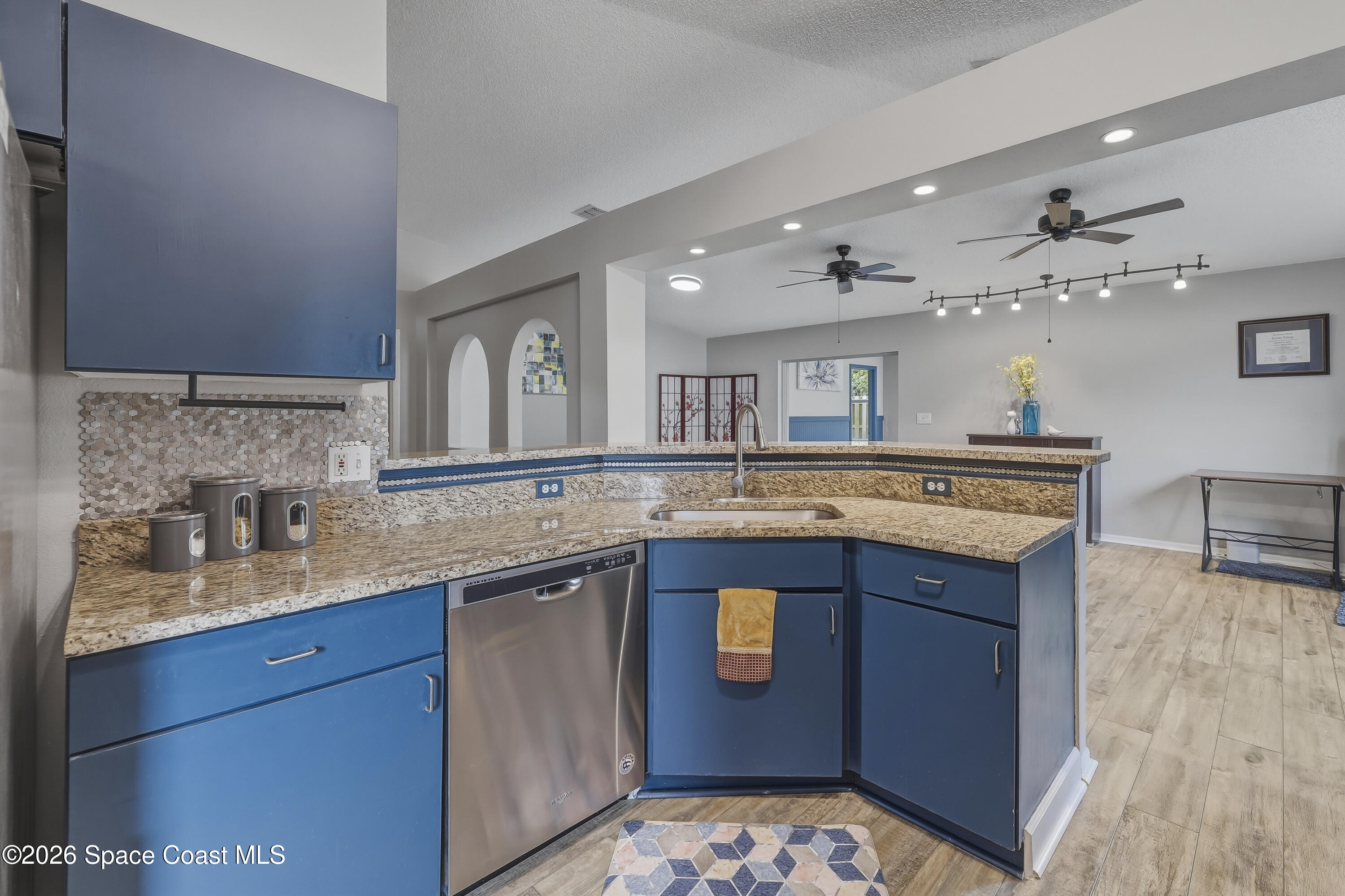 2124 Spring Creek Circle Palm Bay, FL 32905 - Photo 15 of 54 18 (3)