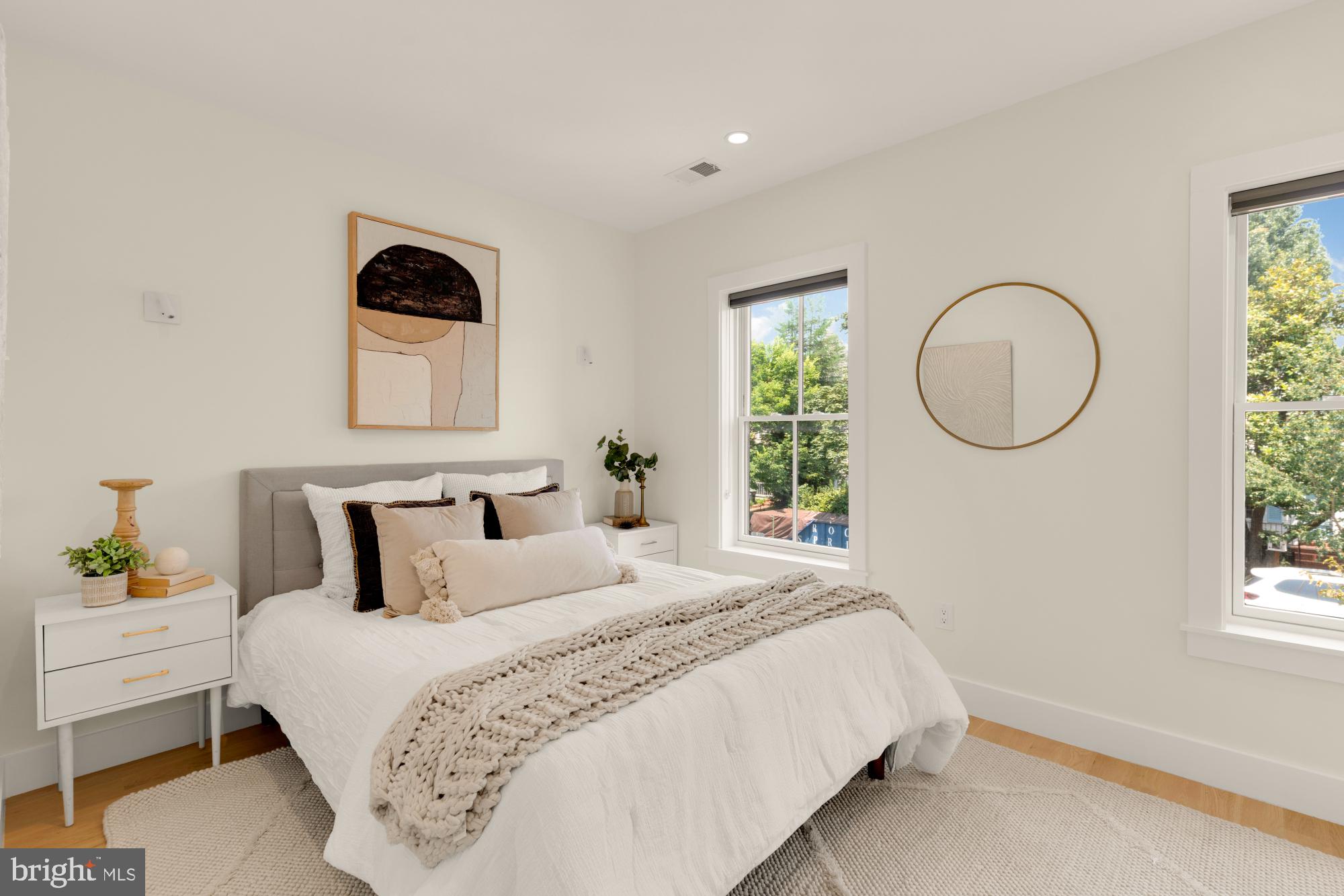 419 Independence Avenue Southeast Washington, DC 20003 - Photo 21 of 32 a bedroom with a bed and a window