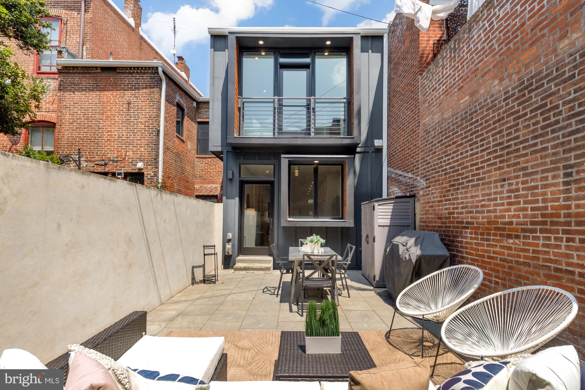 419 Independence Avenue Southeast Washington, DC 20003 - Photo 31 of 32 a view of balcony and patio