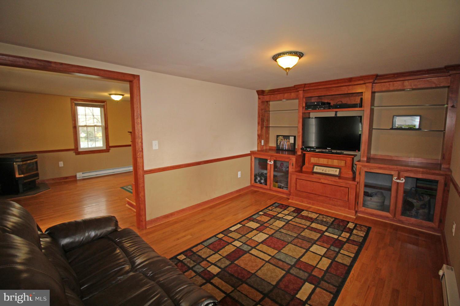 17319 Spielman Road Fairplay, MD 21733 - Photo 5 of 22 Living Room