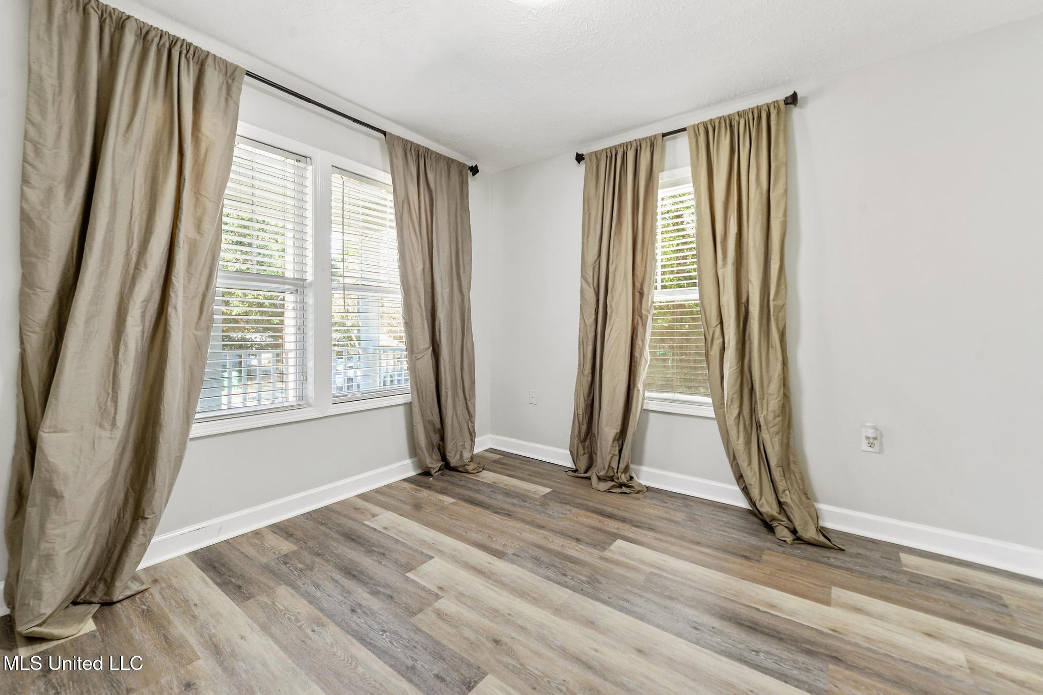 10740 Lilinoe Way Diamondhead, MS 39525 - Photo 7 of 21 012