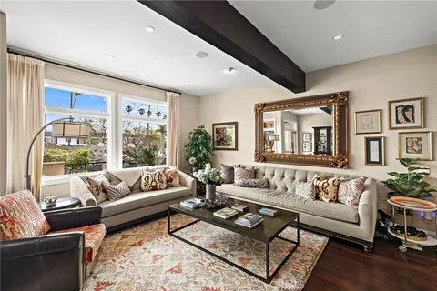 $2,999,000 | 159 Angelo Walk, Long Beach, CA 90803