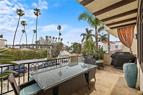 $2,999,000 | 159 Angelo Walk, Long Beach, CA 90803