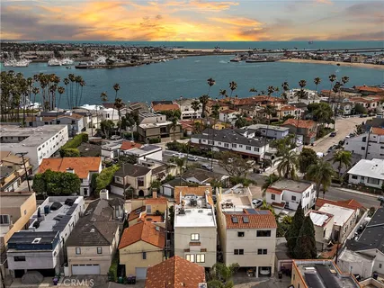 $2,999,000 | 159 Angelo Walk, Long Beach, CA 90803