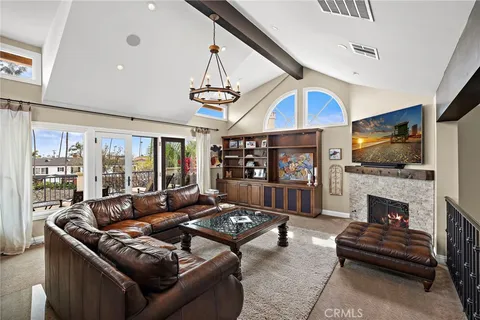 $2,999,000 | 159 Angelo Walk, Long Beach, CA 90803