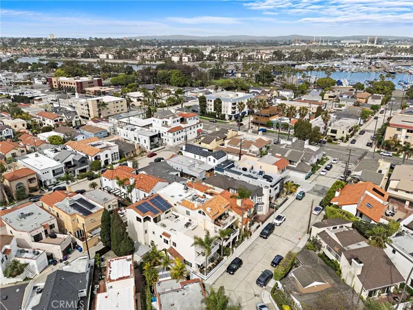 $2,999,000 | 159 Angelo Walk, Long Beach, CA 90803