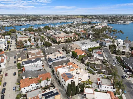 $2,999,000 | 159 Angelo Walk, Long Beach, CA 90803