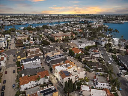 $2,999,000 | 159 Angelo Walk, Long Beach, CA 90803