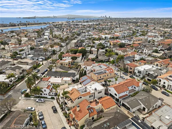 $2,999,000 | 159 Angelo Walk, Long Beach, CA 90803
