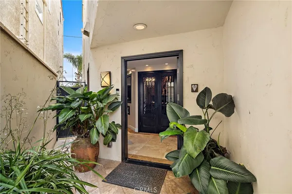 $2,999,000 | 159 Angelo Walk, Long Beach, CA 90803