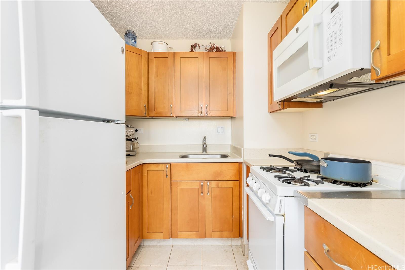 1624 Dole Street, Unit 1001 Honolulu, HI 96822 - Photo 7 of 17