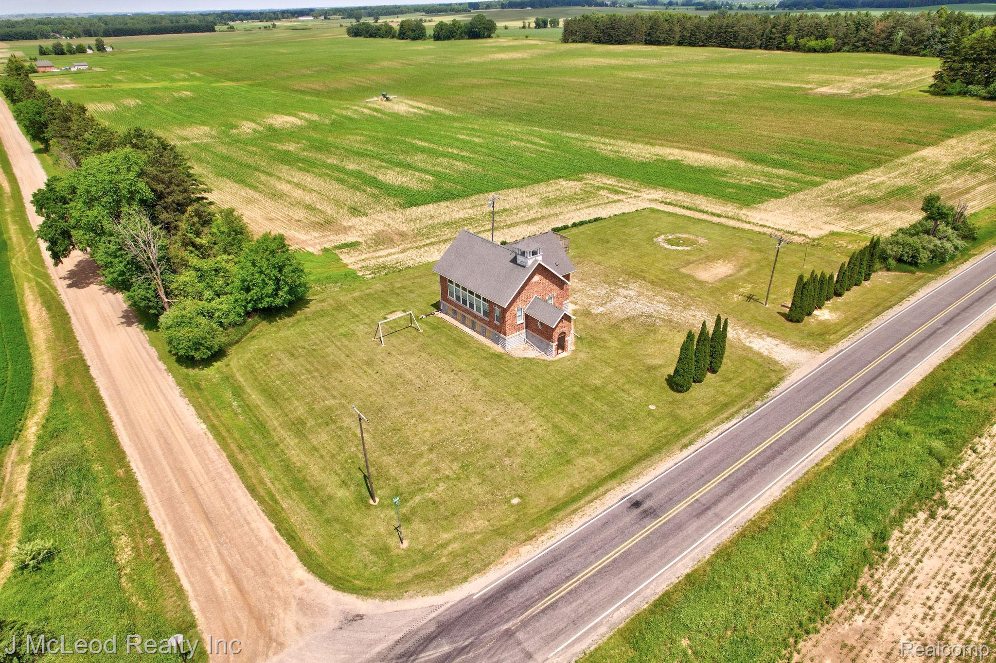 2515 East Akron Road Caro, MI 48723 - Photo 4 of 54 4-web-or-mls-2515 E Akron Rd-02.jpg