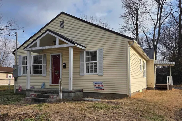 $82,500 | 710 South Main Street, Harrisburg, IL 62946