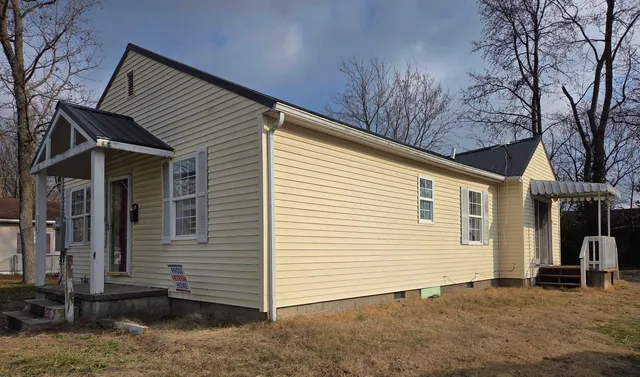 $82,500 | 710 South Main Street, Harrisburg, IL 62946