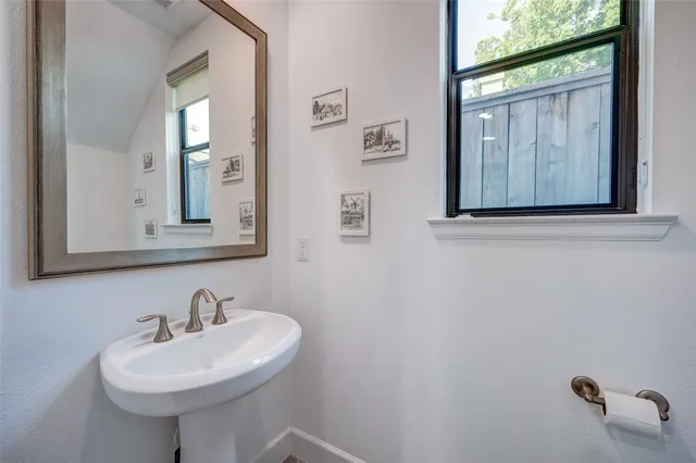 $4,200 | 1208 Peden Street, Houston, TX 77006