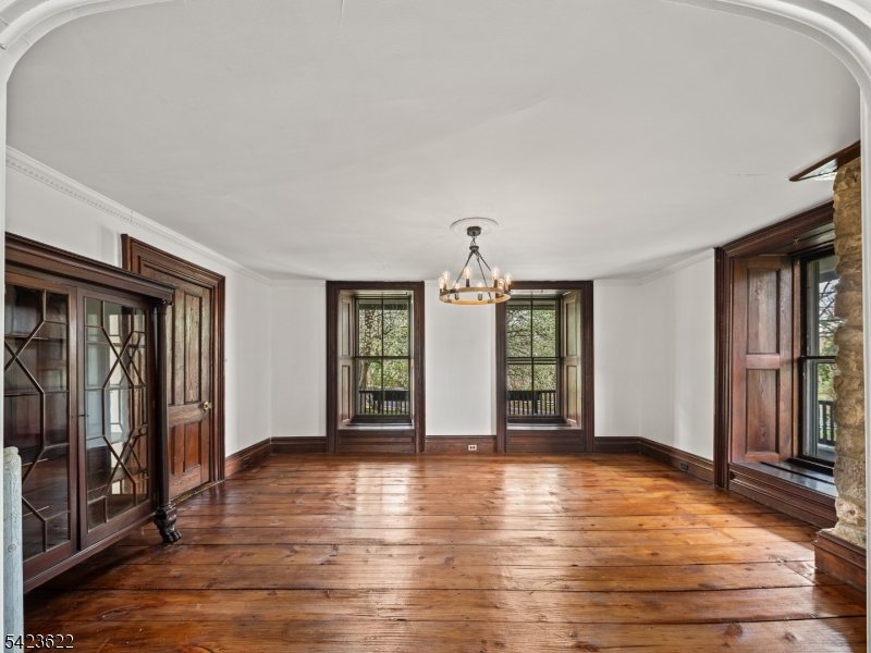 23 East Mill Road Long Valley, NJ 07853 - Photo 11 of 49