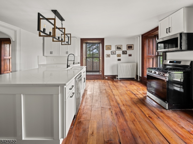 23 East Mill Road Long Valley, NJ 07853 - Photo 14 of 49