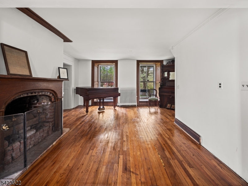 23 East Mill Road Long Valley, NJ 07853 - Photo 10 of 49