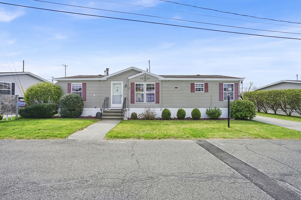 27 Somerset Road Chicopee, MA 01020 - Photo 2 of 33