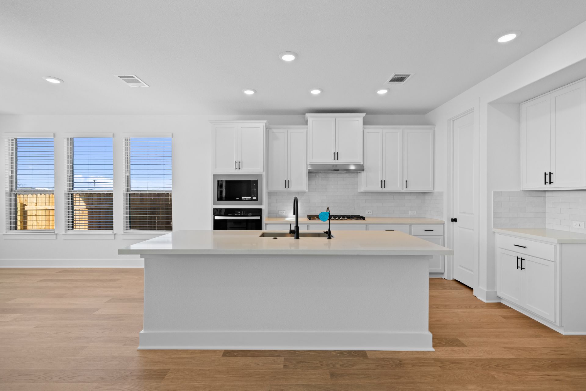 17337 Graces Path Pflugerville, TX 78660 - Photo 6 of 36 Gorgeous Open Concept Kitchen