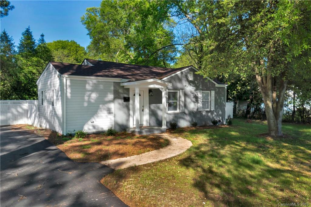 2633 Ashley Road Charlotte, NC 28208 - Photo 1 of 42 Gallery Image 1